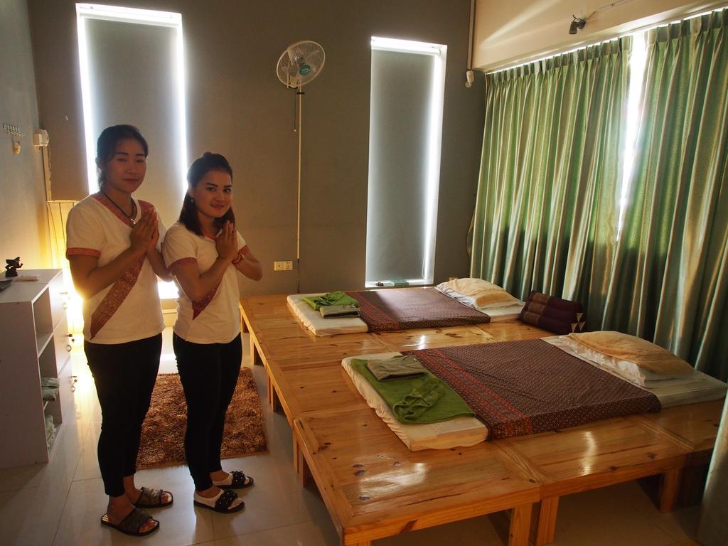 Top Hostel Phnom Penh Exterior photo